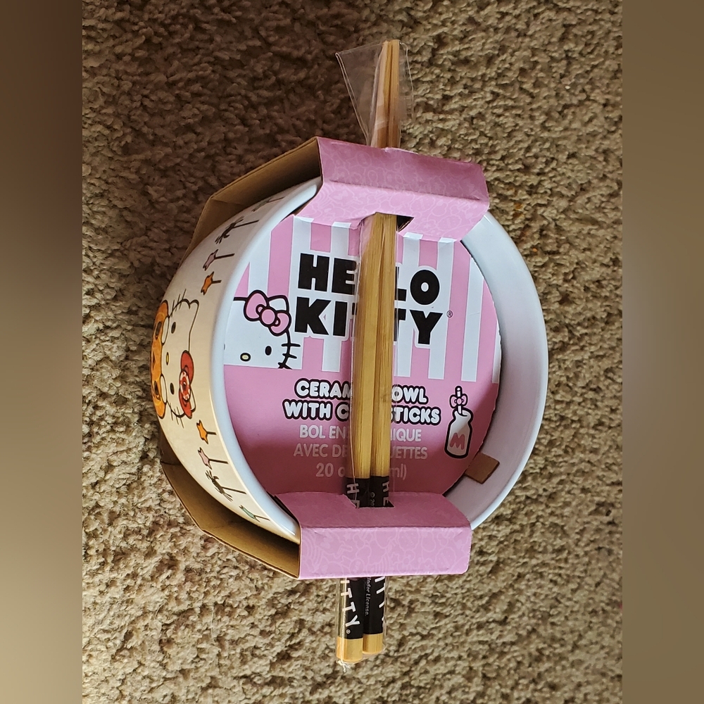 Hello Kitty Ramen Bowl & Chopsticks - Picture 6 of 8